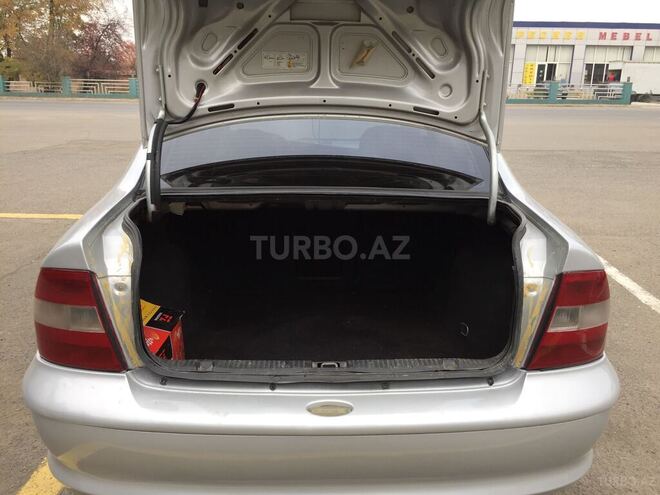 Opel Vectra 1996, 338,000 km - 1.8 l - Qazax