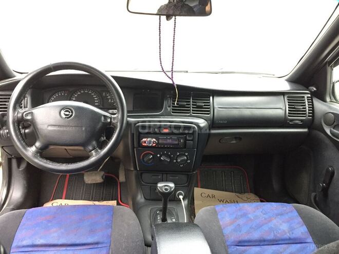 Opel Vectra 1996, 338,000 km - 1.8 l - Qazax