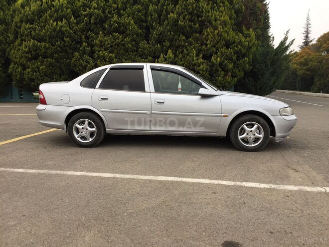 Opel Vectra 1996, 338,000 km - 1.8 l - Qazax