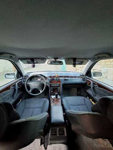 Mercedes E 240 2000, 300,000 km - 2.4 l - Bakı