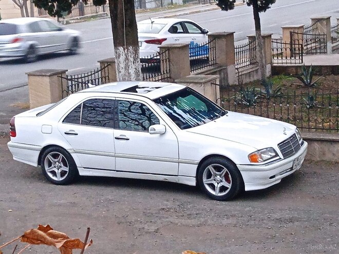 Mercedes C 230 1998, 301,275 km - 2.3 l - Zaqatala