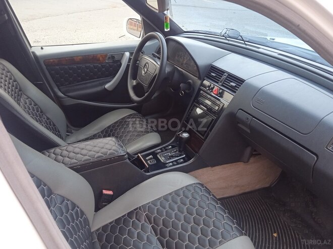 Mercedes C 230 1998, 301,275 km - 2.3 l - Zaqatala
