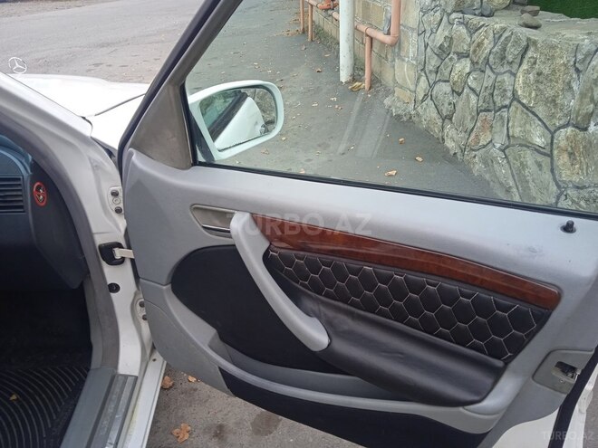 Mercedes C 230 1998, 301,275 km - 2.3 l - Zaqatala