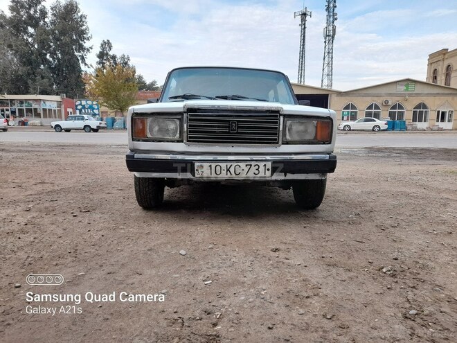 LADA (VAZ) 2107 1986, 100,000 km - 1.6 l - Salyan