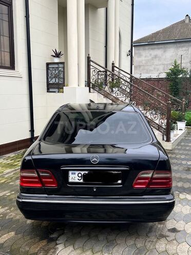Mercedes E 240 2000, 425,000 km - 2.4 l - Masallı