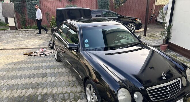 Mercedes E 240 2000, 425,000 km - 2.4 l - Masallı