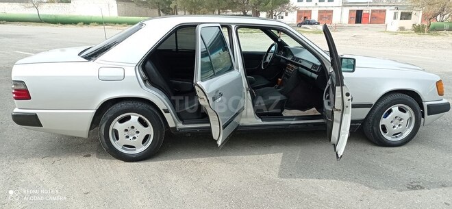 Mercedes E 230 1988, 312,654 km - 2.3 l - Sumqayıt