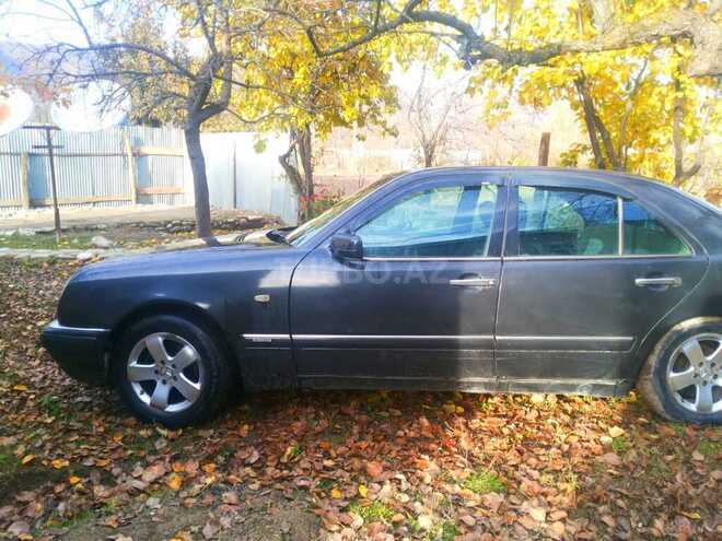 Mercedes E 200 1996, 580,000 km - 2.0 l - Qusar