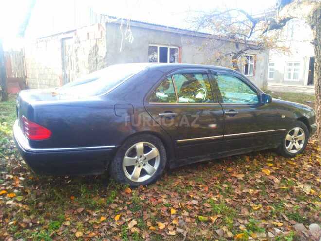 Mercedes E 200 1996, 580,000 km - 2.0 l - Qusar