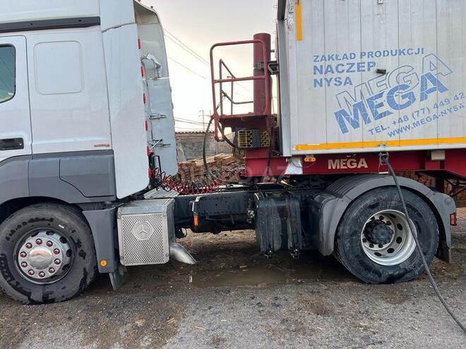 Mercedes Axor 1840 2008, 985,000 km - 12.0 l - Beyləqan