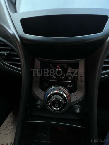 Hyundai Elantra 2013, 320,000 km - 1.8 l - Bakı