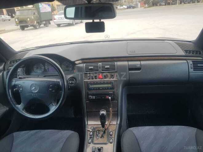 Mercedes E 220 2000, 480,000 km - 2.2 л - Bakı