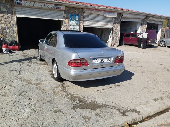 Mercedes E 220 2001, 536,000 km - 2.2 l - Bakı