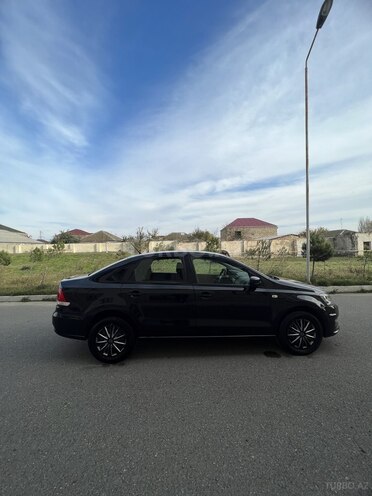 Volkswagen Polo 2015, 192,000 km - 1.6 l - Bakı