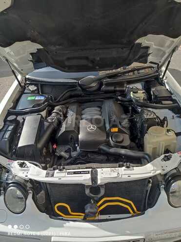 Mercedes E 320 2001, 159,894 km - 3.2 l - Bakı