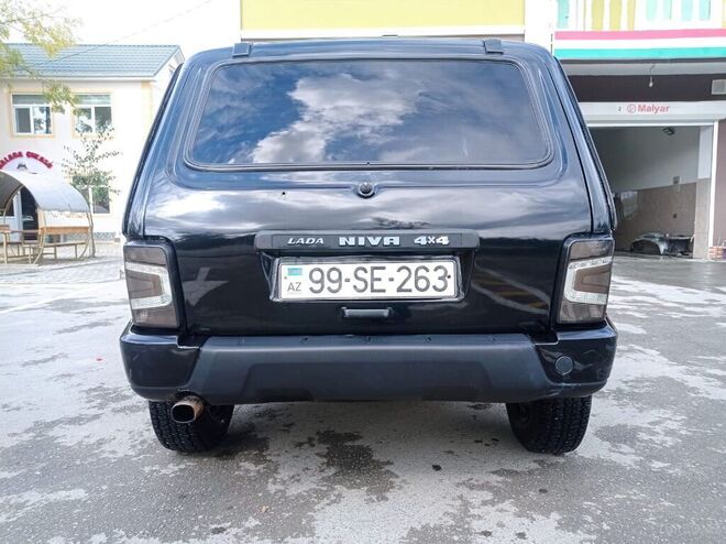 LADA (VAZ) Niva 2008, 220,000 km - 1.7 l - Qusar