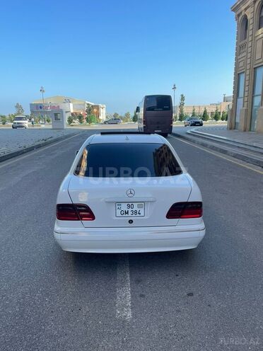 Mercedes E 320 2001, 257,000 km - 3.2 л - Bakı