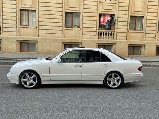Mercedes E 320 2001, 257,000 km - 3.2 л - Bakı