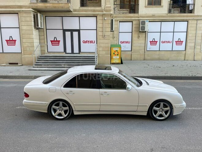 Mercedes E 320 2001, 257,000 km - 3.2 л - Bakı