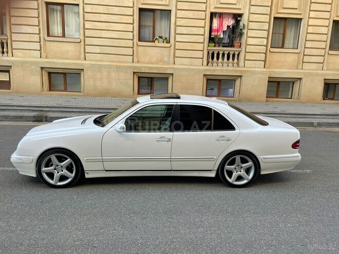 Mercedes E 320 2001, 257,000 km - 3.2 л - Bakı