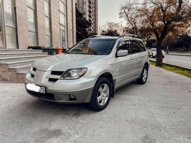 Mitsubishi Outlander 2003, 250,000 km - 2.4 л - Bakı
