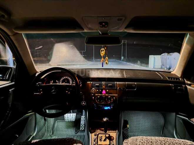 Mercedes E 220 1999, 422,000 km - 2.2 л - Bakı