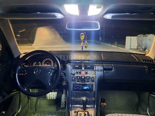 Mercedes E 220 1999, 422,000 km - 2.2 л - Bakı