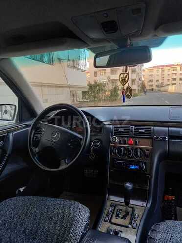 Mercedes E 220 1999, 422,000 km - 2.2 л - Bakı