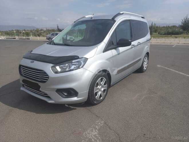 Ford Tourneo Connect 2019, 31,000 km - 1.5 l - Bakı
