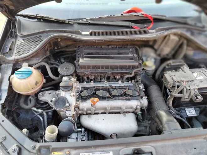 Volkswagen Polo 2012, 300,000 km - 1.6 l - Zaqatala