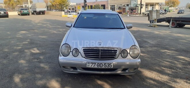 Mercedes E 320 2001, 400,200 km - 3.2 l - Qazax