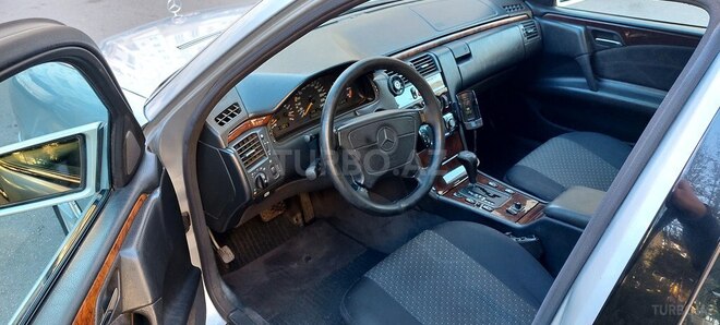 Mercedes E 230 1997, 343,000 km - 2.3 л - Bakı