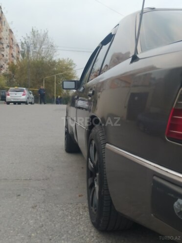 Mercedes E 200 1994, 121,346 km - 2.0 l - Bakı