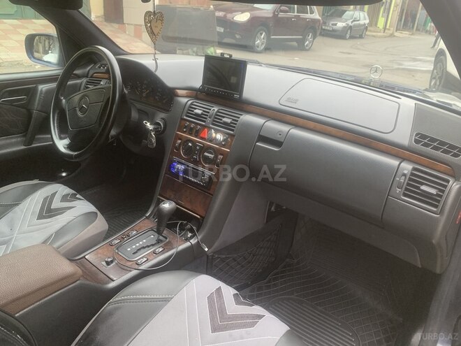 Mercedes E 300 1996, 300,000 km - 3.0 l - Bakı