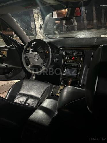 Mercedes E 320 1996, 200,000 km - 3.2 l - Bakı
