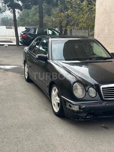 Mercedes E 320 1996, 200,000 km - 3.2 l - Bakı