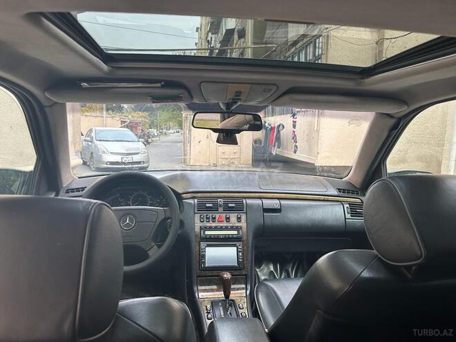 Mercedes E 320 1996, 200,000 km - 3.2 l - Bakı