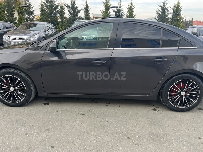 Chevrolet Cruze 2013, 175,009 km - 1.4 l - Quba