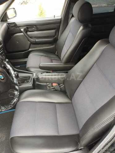 BMW 525 1989, 300,000 km - 2.5 л - Qax