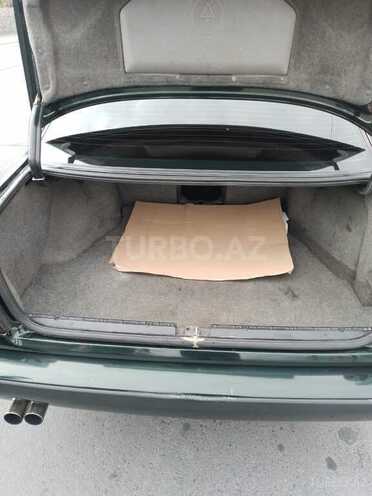 BMW 525 1989, 300,000 km - 2.5 л - Qax