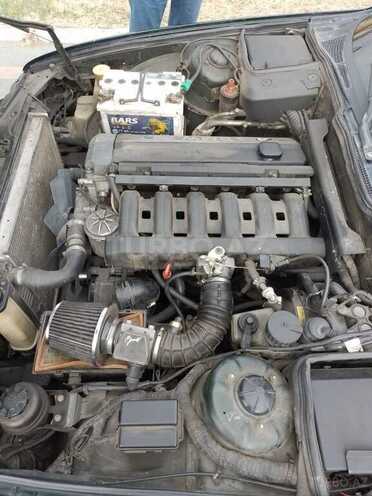 BMW 525 1989, 300,000 km - 2.5 л - Qax