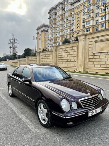 Mercedes E 280 2001, 181,500 km - 2.8 l - Bakı