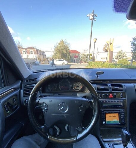 Mercedes E 280 2001, 181,500 km - 2.8 l - Bakı