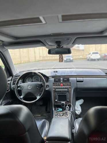 Mercedes E 280 2001, 181,500 km - 2.8 l - Bakı