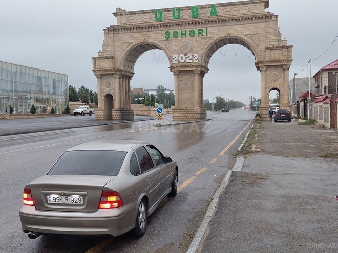 Opel Vectra 1996, 320,000 km - 1.8 л - Bakı