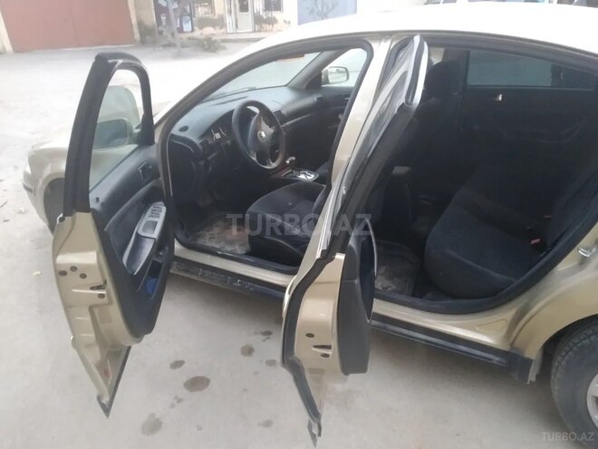 Volkswagen Passat 2001, 289,632 km - 2.8 l - Bakı