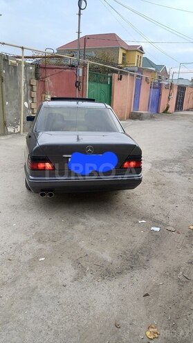 Mercedes E 220 1995, 347,000 km - 2.2 л - Bakı