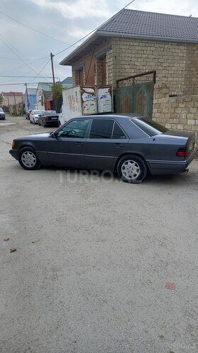 Mercedes E 220 1995, 347,000 km - 2.2 л - Bakı