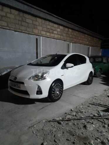 Toyota Prius C 2014, 185,000 km - 1.5 l - Yevlax