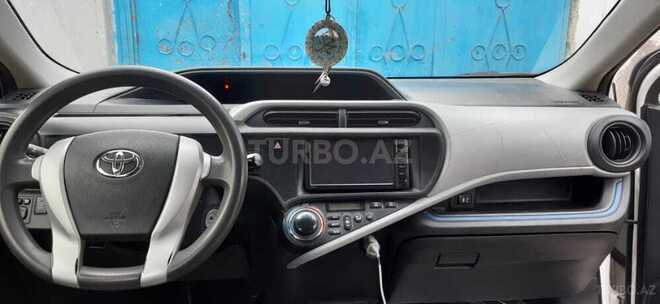 Toyota Prius C 2014, 185,000 km - 1.5 l - Yevlax